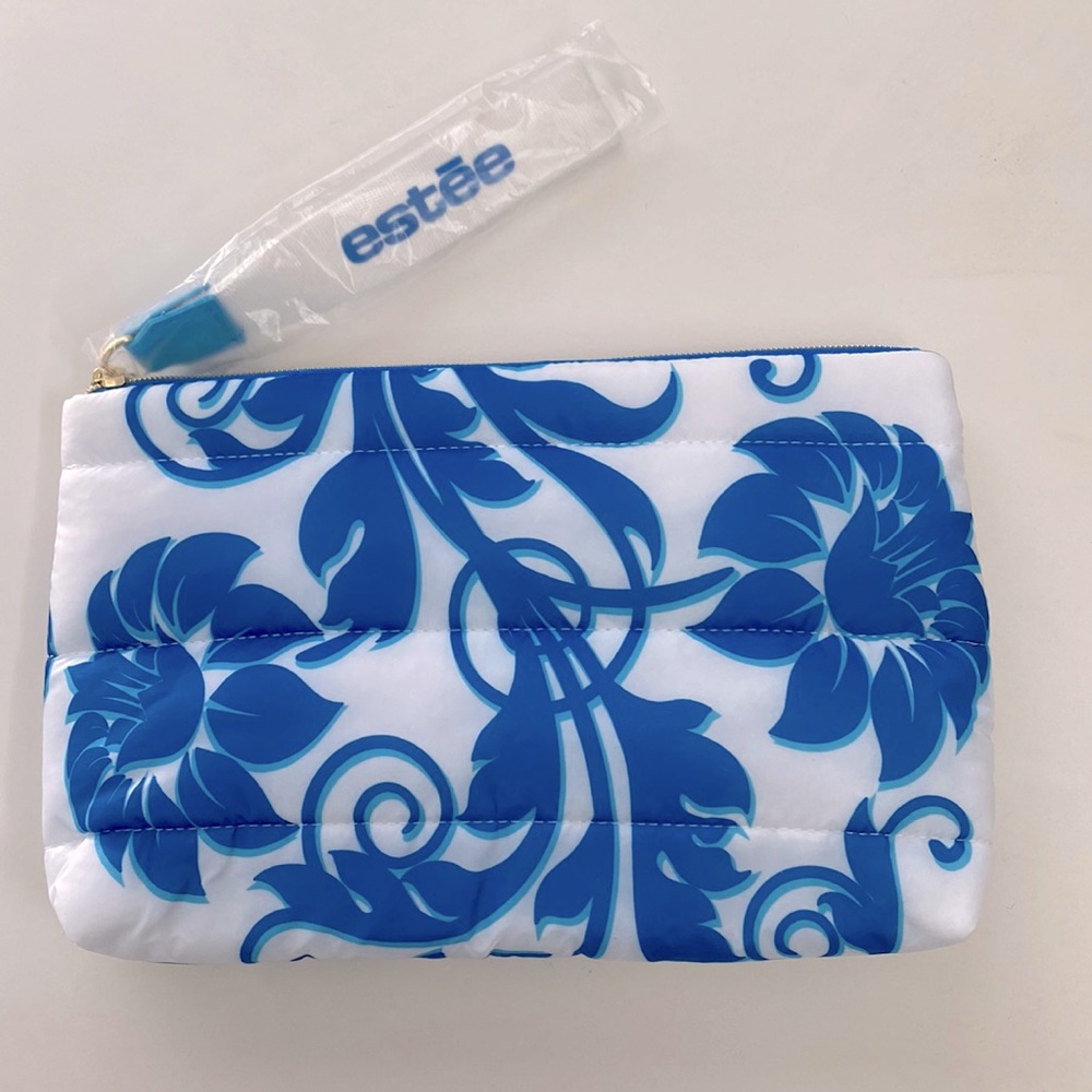 Estée Lauder cosmetic bag
